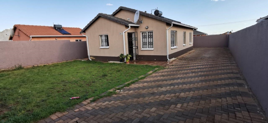 To Let 3 Bedroom Property for Rent in Protea Glen Gauteng