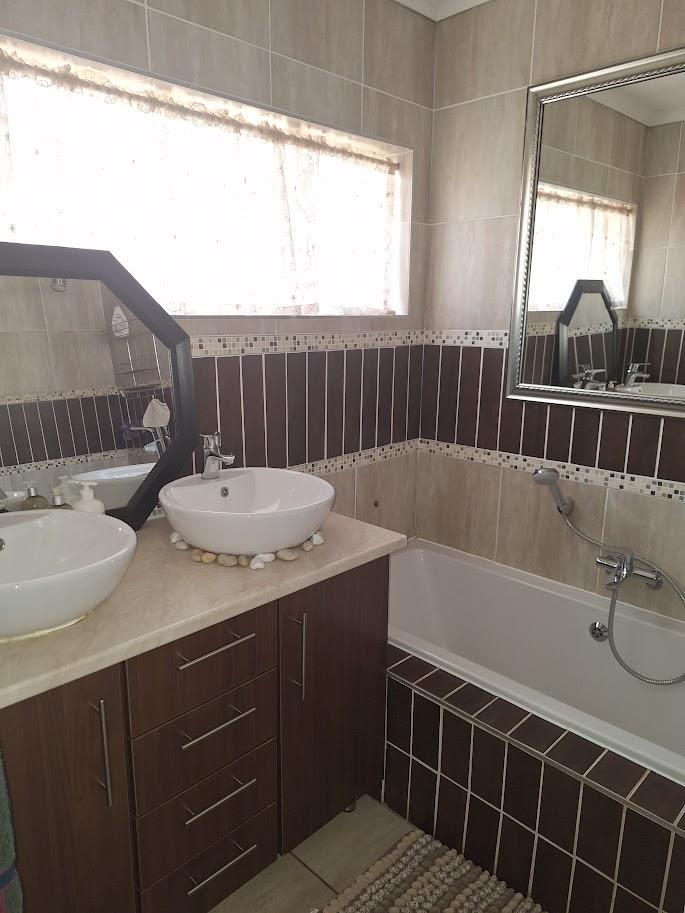 4 Bedroom Property for Sale in Kilner Park Gauteng