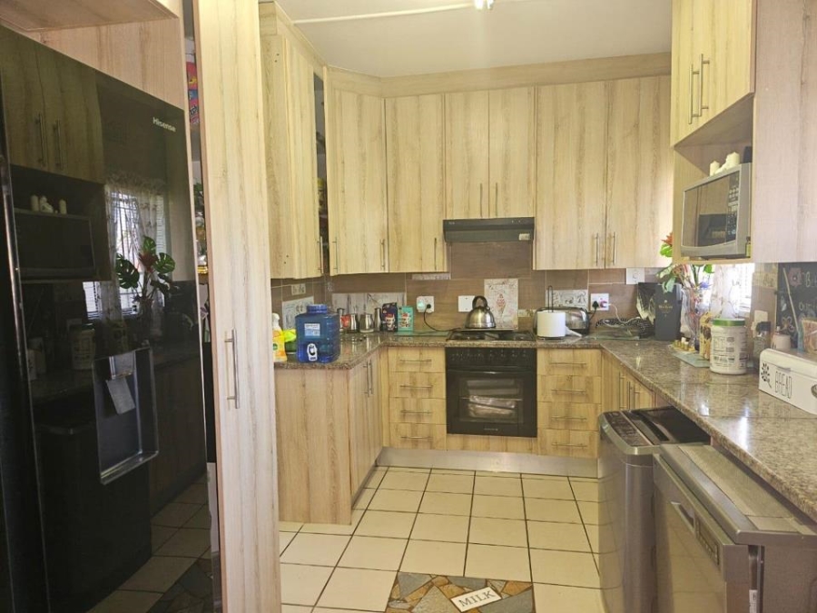 3 Bedroom Property for Sale in Greenhills Gauteng