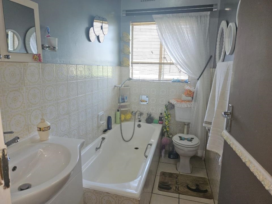 3 Bedroom Property for Sale in Greenhills Gauteng