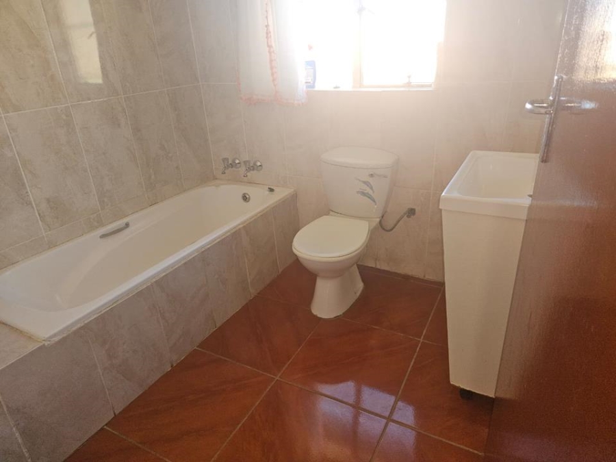 2 Bedroom Property for Sale in Greenhills Gauteng