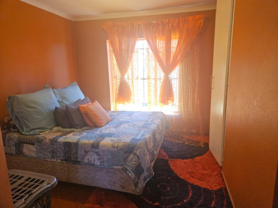 2 Bedroom Property for Sale in Greenhills Gauteng