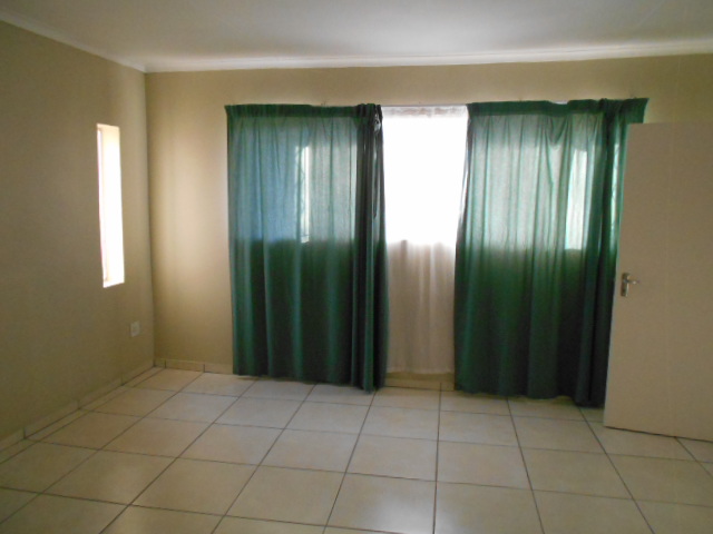 To Let 1 Bedroom Property for Rent in Bromhof Gauteng