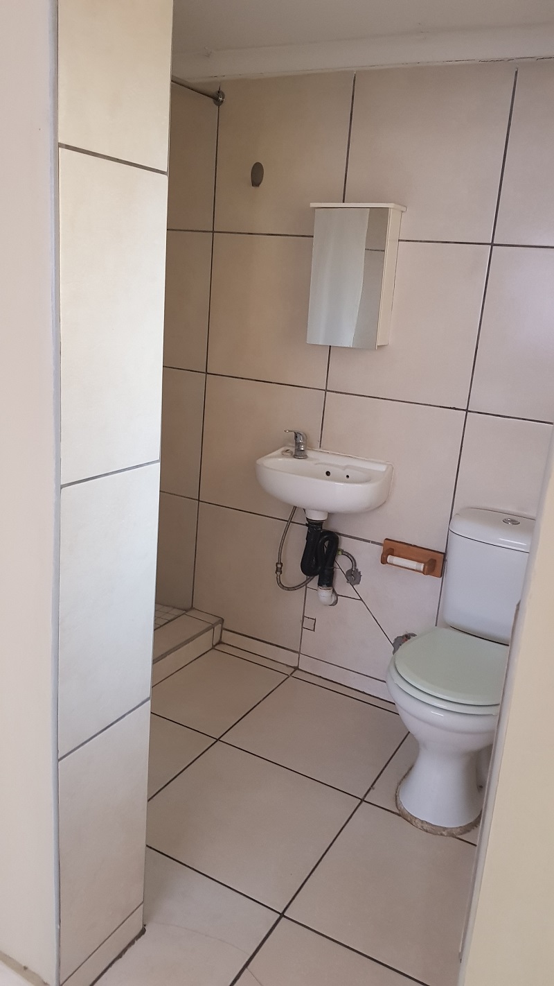 To Let 1 Bedroom Property for Rent in Bromhof Gauteng