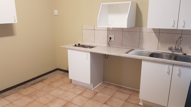 To Let 1 Bedroom Property for Rent in Bromhof Gauteng