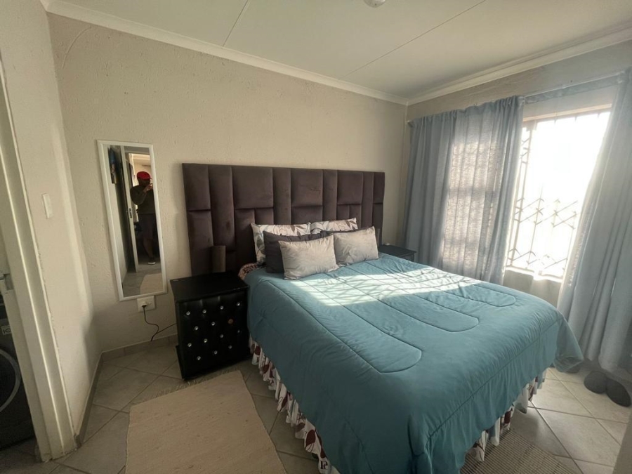 3 Bedroom Property for Sale in Azaadville Gardens Gauteng