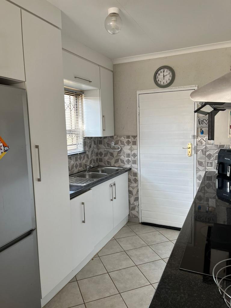 3 Bedroom Property for Sale in Azaadville Gardens Gauteng