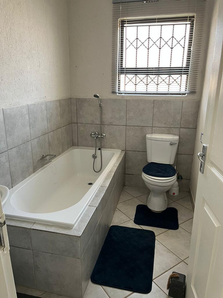 3 Bedroom Property for Sale in Azaadville Gardens Gauteng