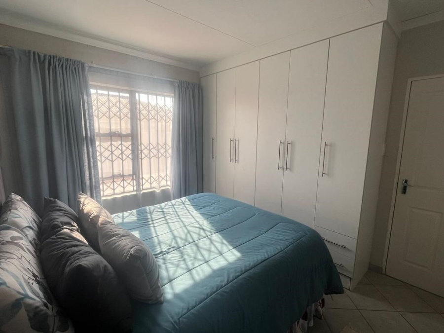 3 Bedroom Property for Sale in Azaadville Gardens Gauteng