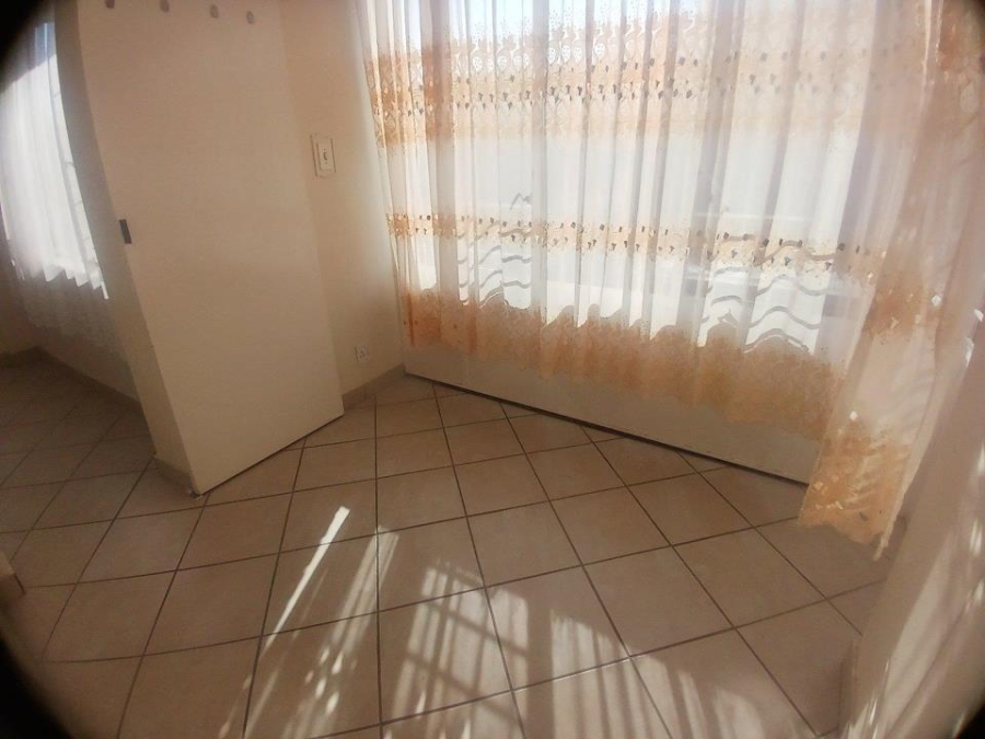 2 Bedroom Property for Sale in Wonderboom South Gauteng