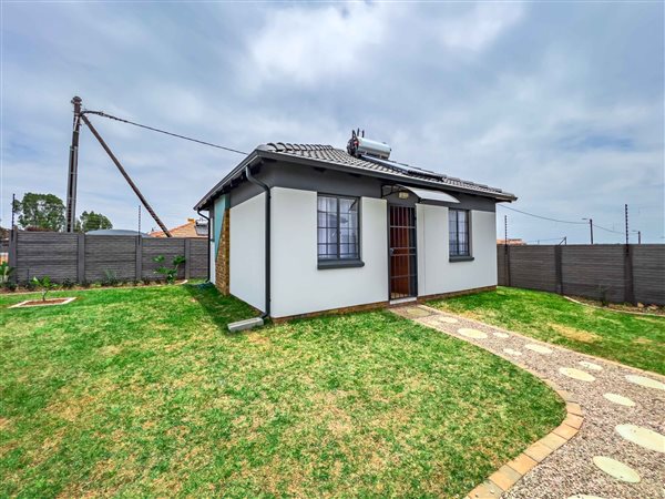 2 Bedroom Property for Sale in Mamelodi Gauteng