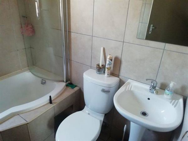 2 Bedroom Property for Sale in Alveda Park Gauteng