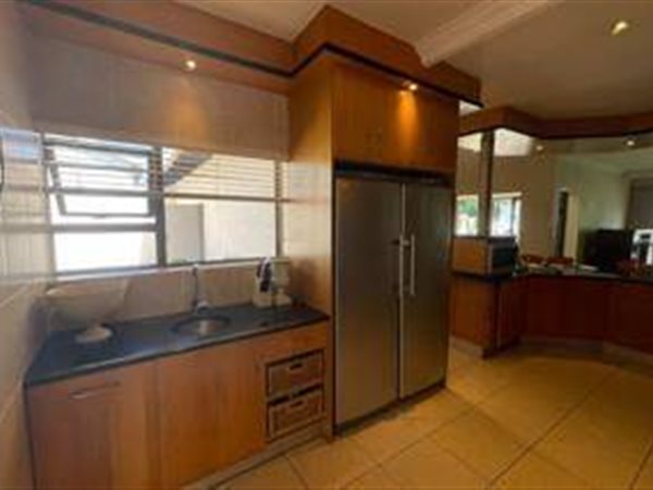 5 Bedroom Property for Sale in Alberante Gauteng