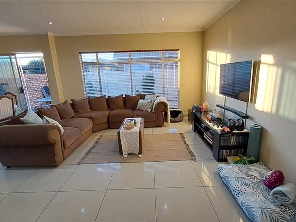 2 Bedroom Property for Sale in Mayfield Park Gauteng