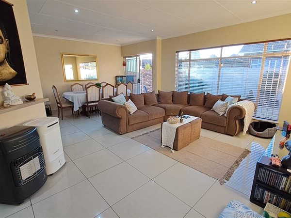 2 Bedroom Property for Sale in Mayfield Park Gauteng