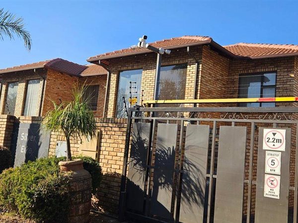 2 Bedroom Property for Sale in General Albertspark Gauteng