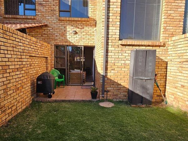 2 Bedroom Property for Sale in General Albertspark Gauteng