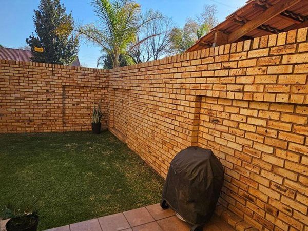 2 Bedroom Property for Sale in General Albertspark Gauteng