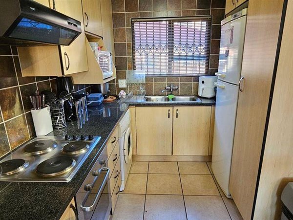 2 Bedroom Property for Sale in General Albertspark Gauteng