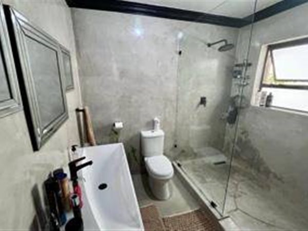 2 Bedroom Property for Sale in General Albertspark Gauteng