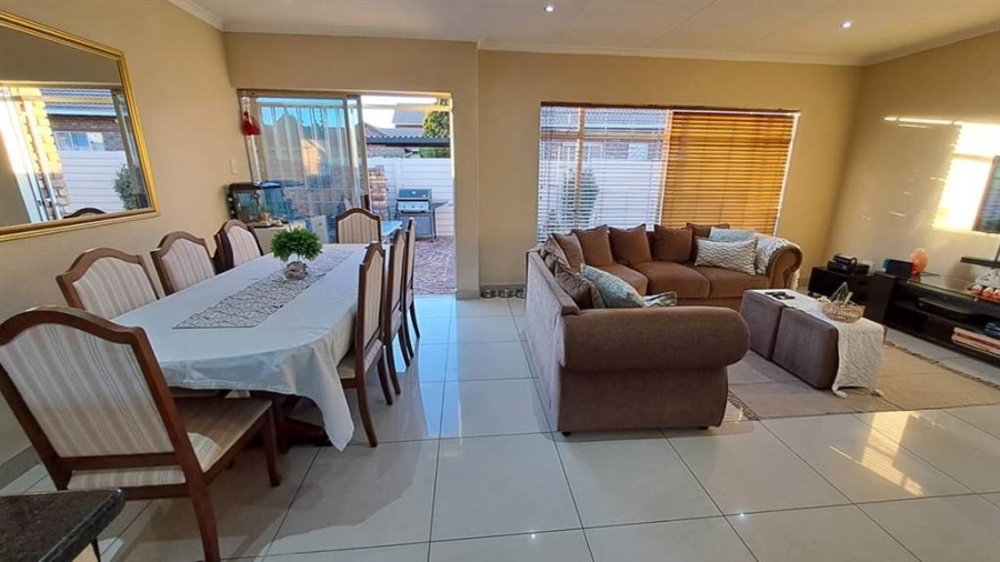 2 Bedroom Property for Sale in Mayfield Park Gauteng