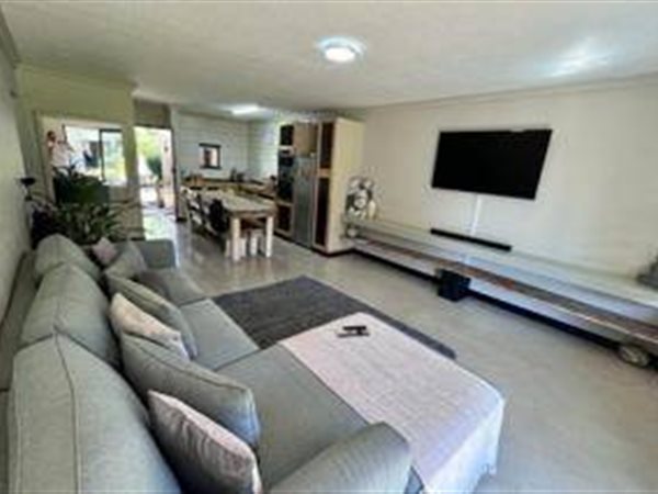 2 Bedroom Property for Sale in General Albertspark Gauteng