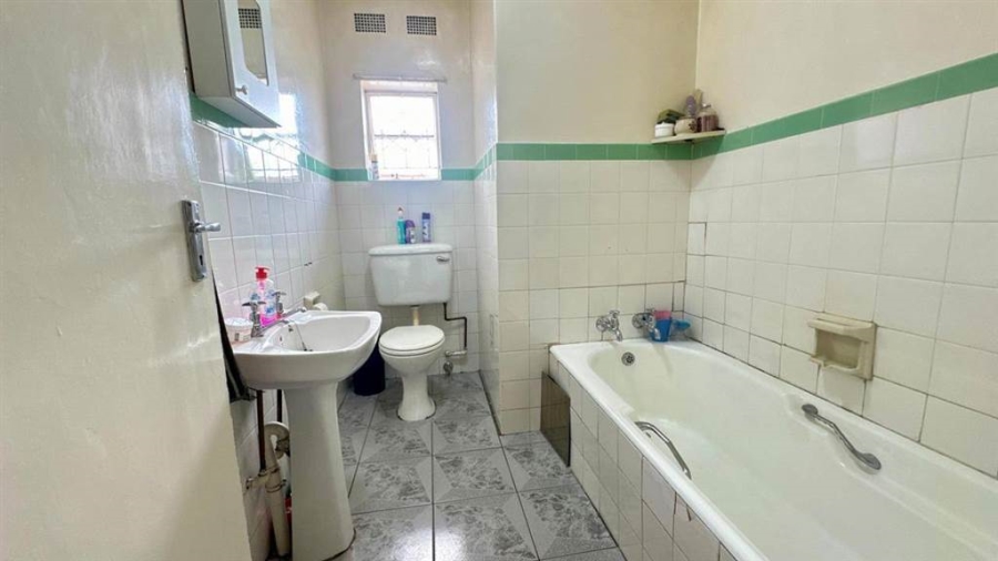 3 Bedroom Property for Sale in Robertsham Gauteng