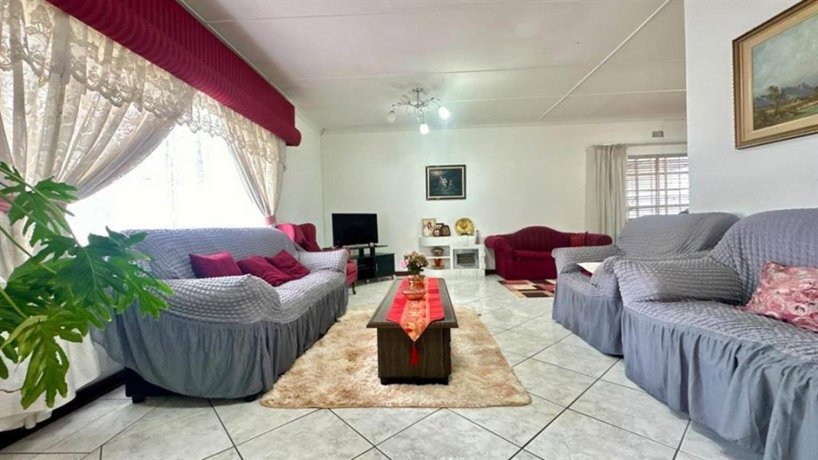 3 Bedroom Property for Sale in Robertsham Gauteng