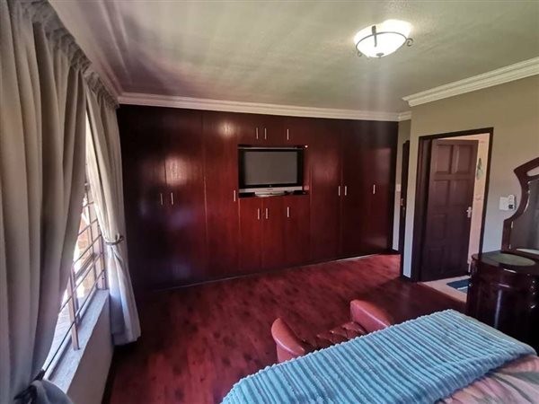 4 Bedroom Property for Sale in Southdowns Gauteng