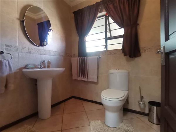 4 Bedroom Property for Sale in Southdowns Gauteng