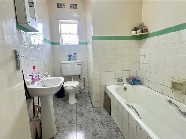 3 Bedroom Property for Sale in Robertsham Gauteng