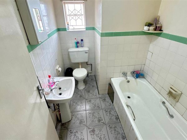 3 Bedroom Property for Sale in Robertsham Gauteng