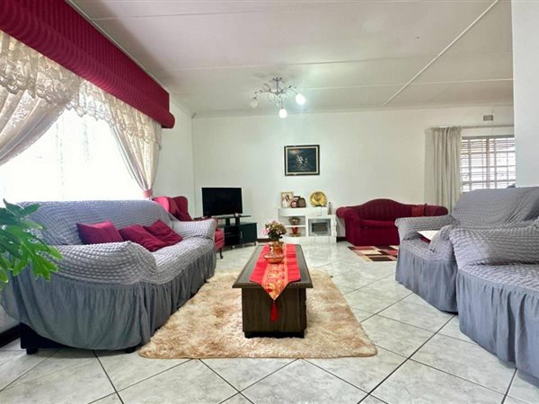 3 Bedroom Property for Sale in Robertsham Gauteng