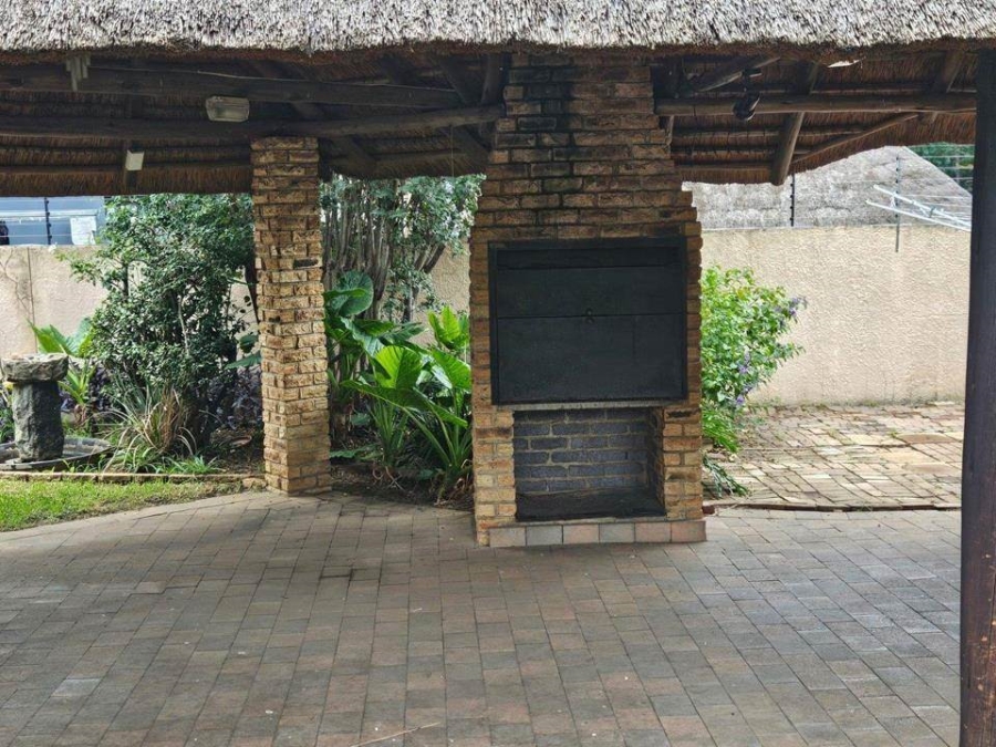 4 Bedroom Property for Sale in Brackenhurst Gauteng