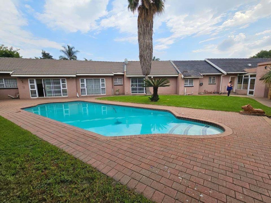 4 Bedroom Property for Sale in Brackenhurst Gauteng