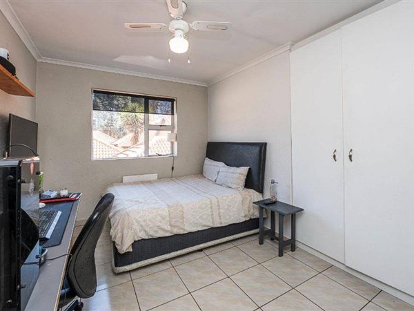 4 Bedroom Property for Sale in Glenvista Gauteng