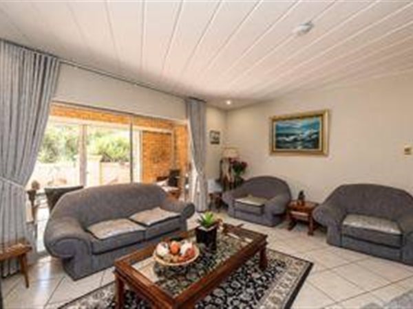 4 Bedroom Property for Sale in Glenvista Gauteng