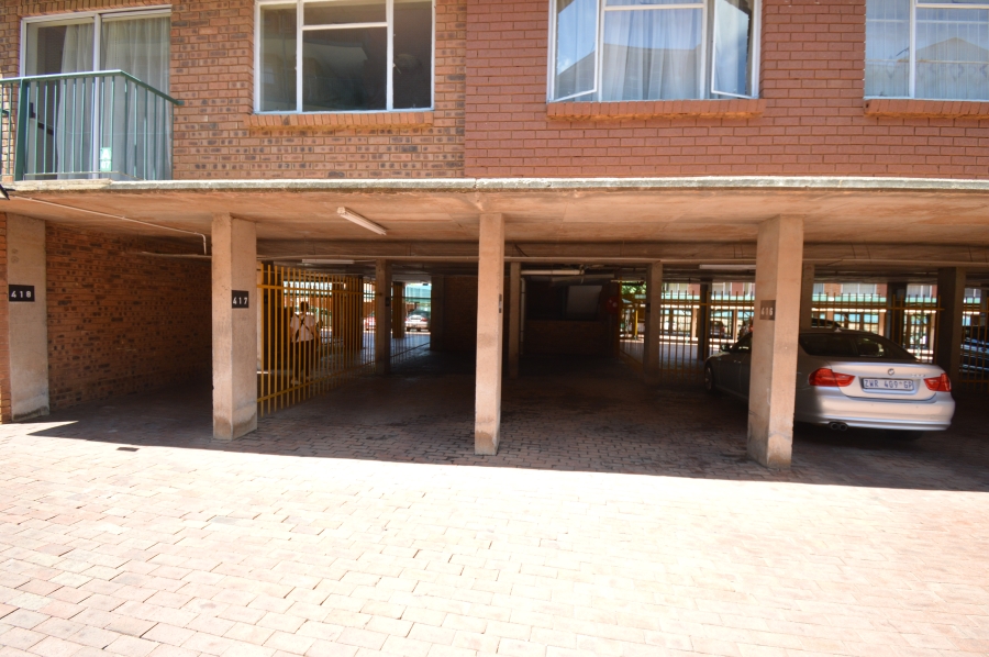 To Let 2 Bedroom Property for Rent in Die Hoewes Gauteng