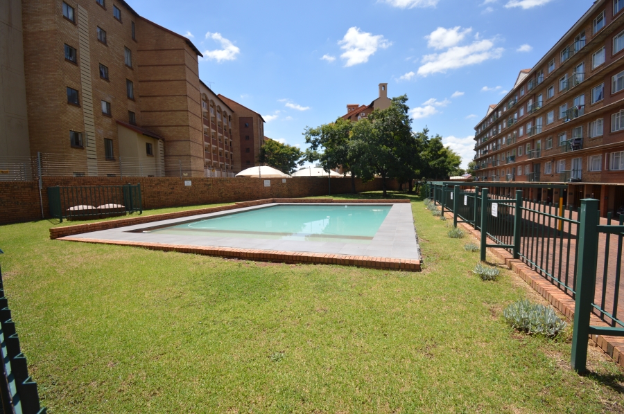 To Let 2 Bedroom Property for Rent in Die Hoewes Gauteng