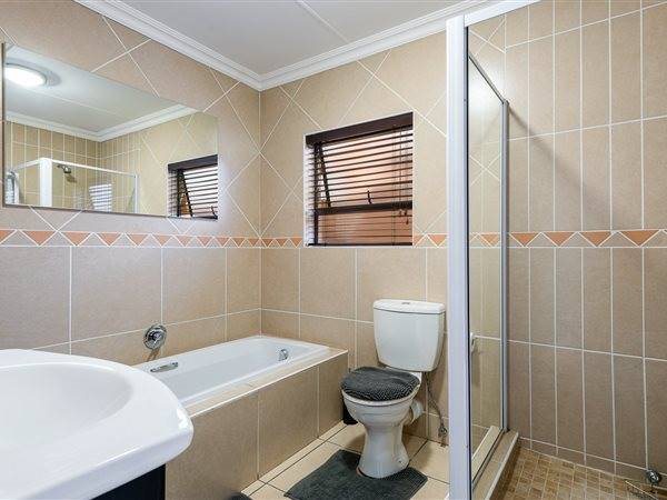 3 Bedroom Property for Sale in New Redruth Gauteng