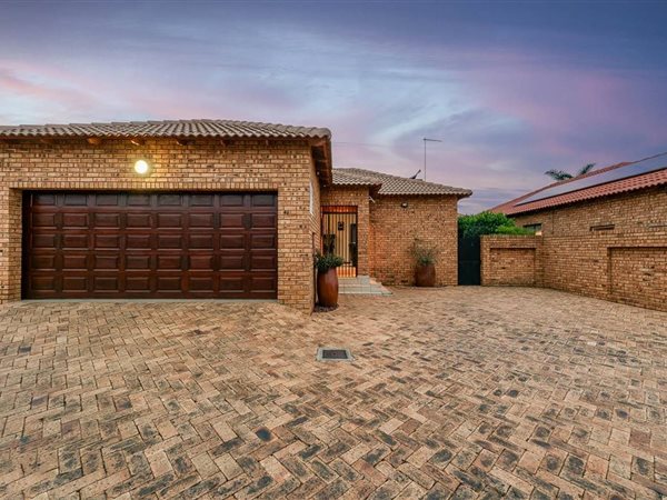 3 Bedroom Property for Sale in New Redruth Gauteng