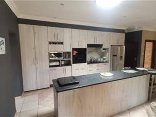 4 Bedroom Property for Sale in Southdowns Gauteng