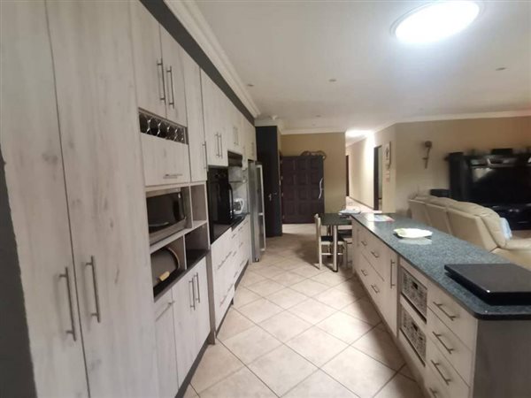 4 Bedroom Property for Sale in Southdowns Gauteng