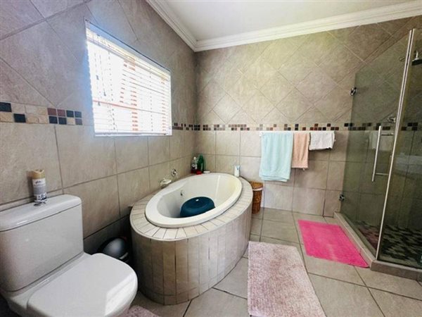 3 Bedroom Property for Sale in Verwoerdpark Gauteng