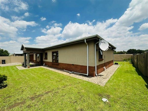 3 Bedroom Property for Sale in Verwoerdpark Gauteng