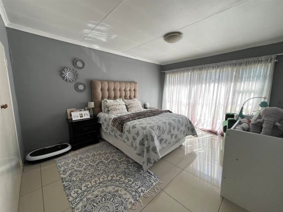 4 Bedroom Property for Sale in Brackendowns Gauteng