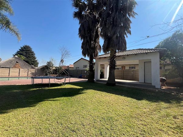 4 Bedroom Property for Sale in Brackendowns Gauteng