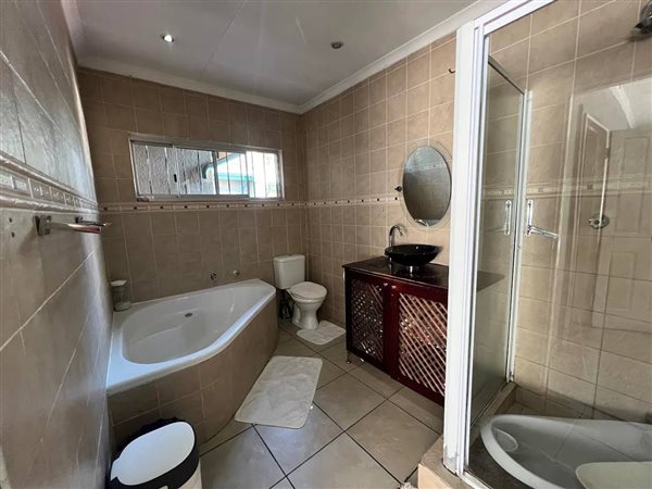 4 Bedroom Property for Sale in Brackendowns Gauteng