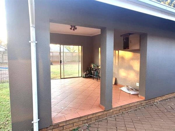 3 Bedroom Property for Sale in Brackenhurst Gauteng