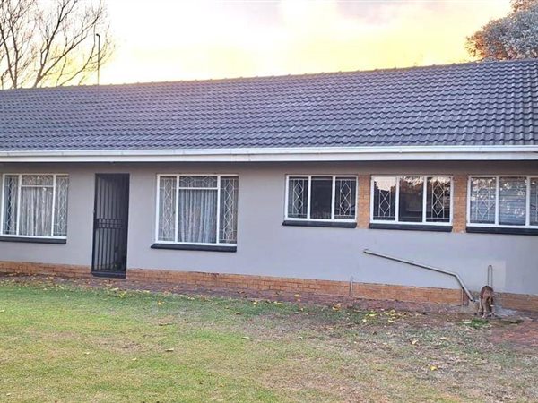 3 Bedroom Property for Sale in Brackenhurst Gauteng